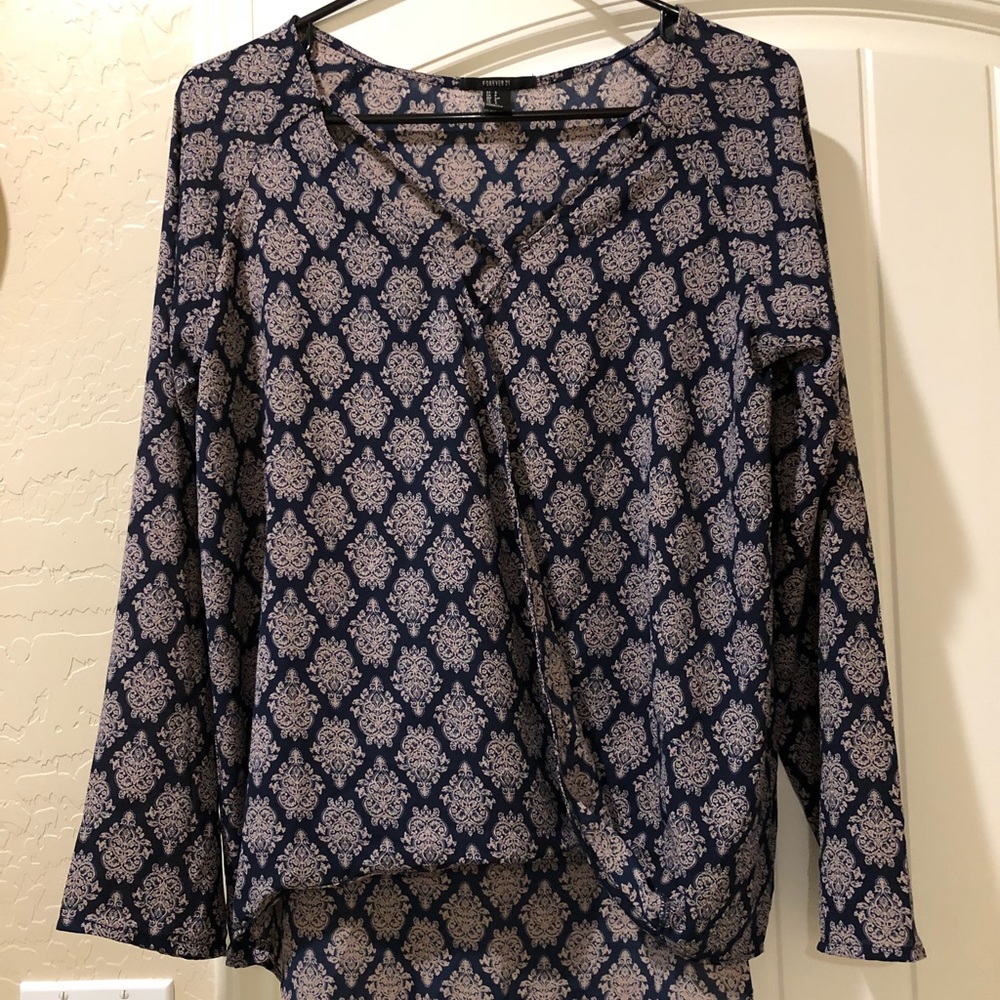 Forever 21 Navy blouse Small